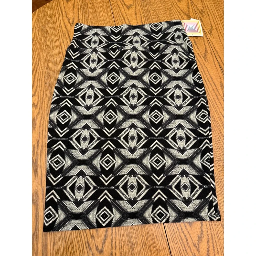 N/A lularoe cassie